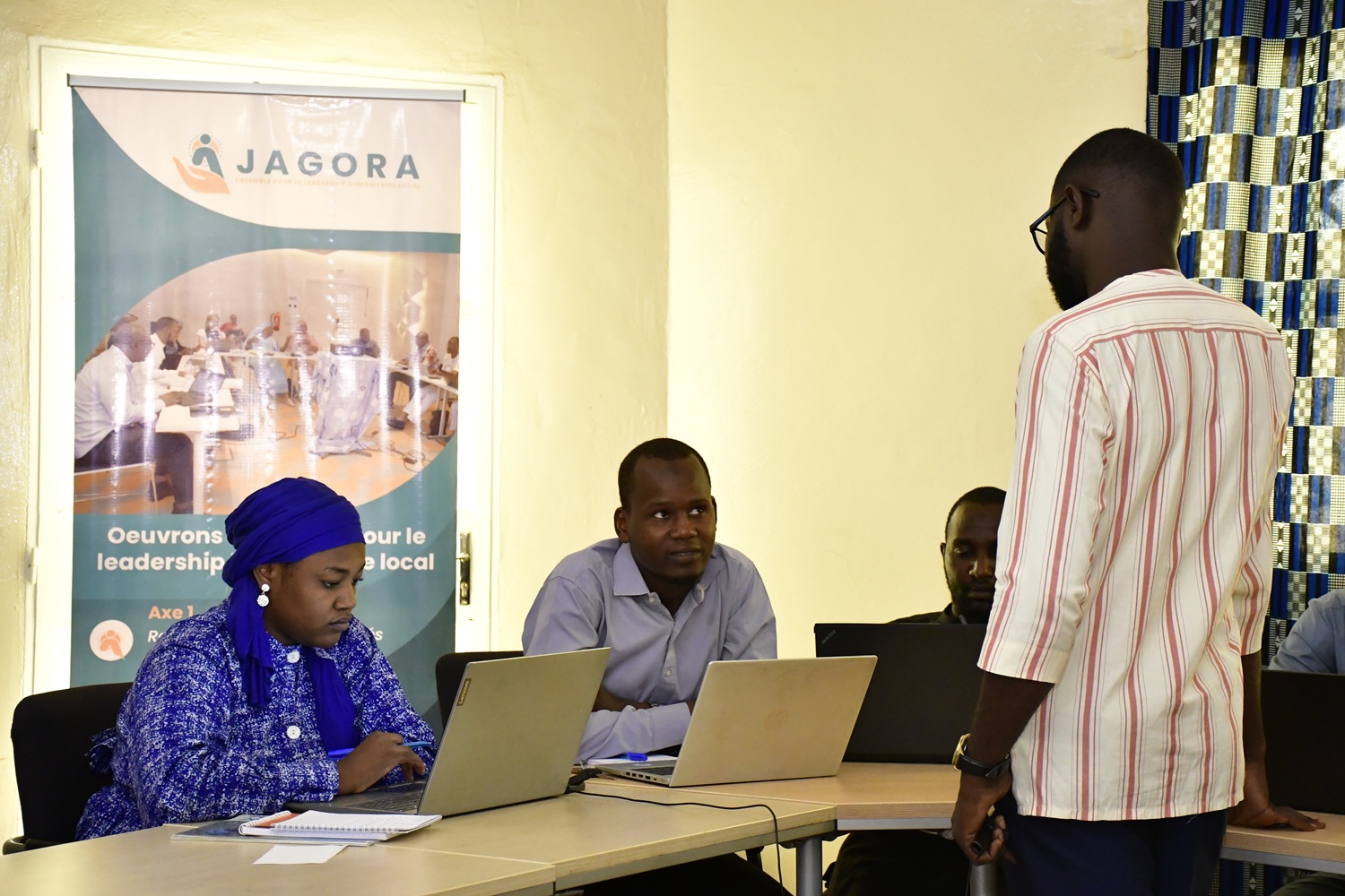 Des acteurs locaux échangent lors d’un atelier au Niger